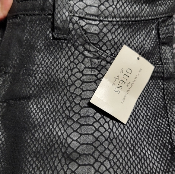 Guess Jeans - Picture 2 of 2